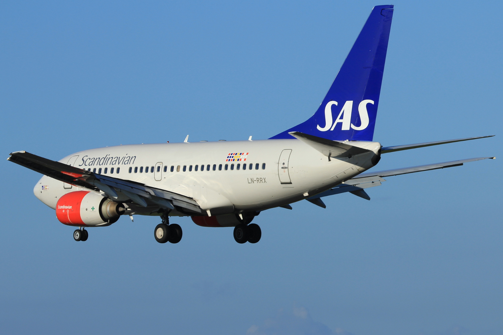 LN-RRX (28296) 1998 Boeing 737-683