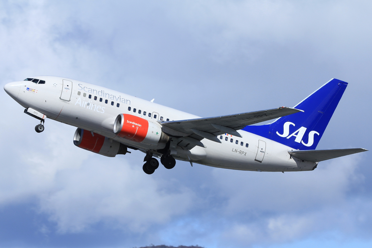 LN-RPX (28291) 1998 Boeing 737-683