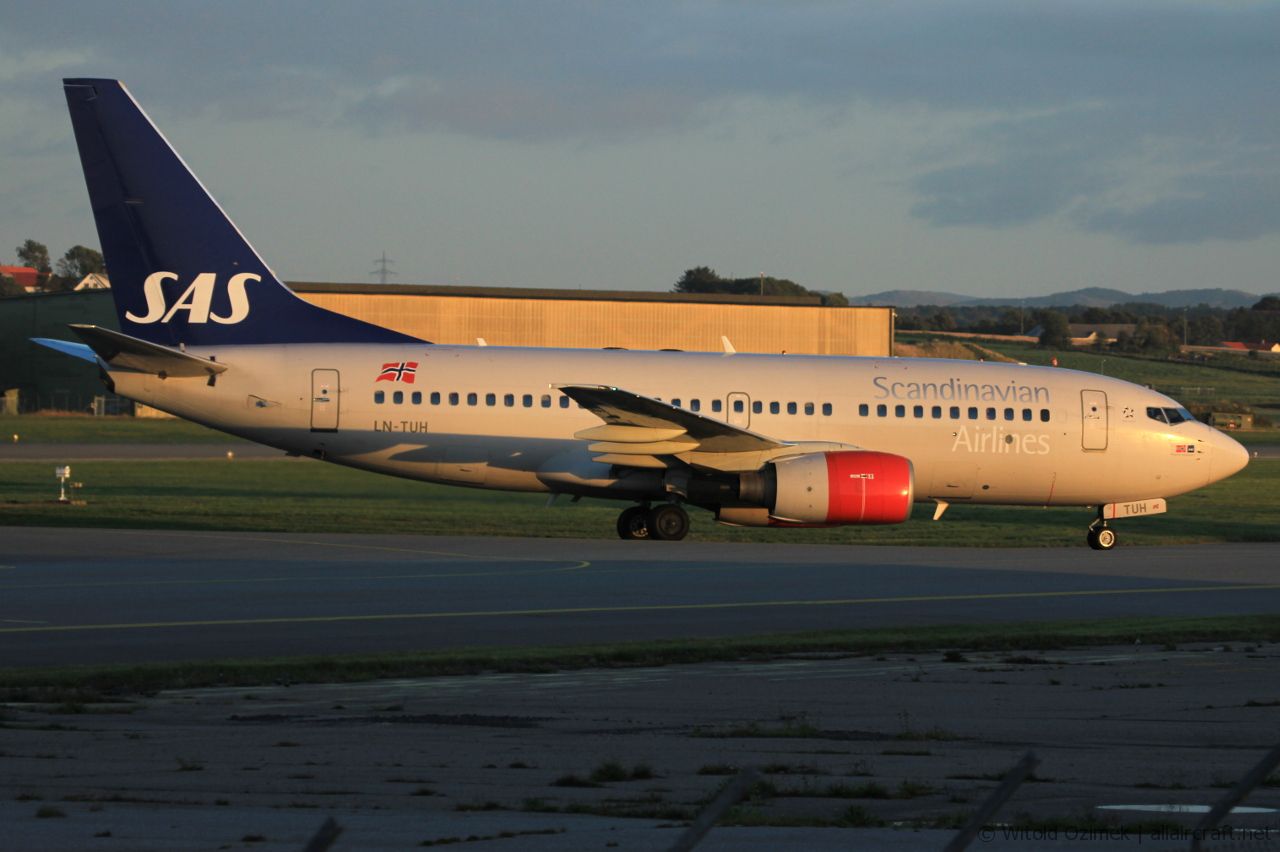 LN-TUH (29093) 2000 Boeing 737-705