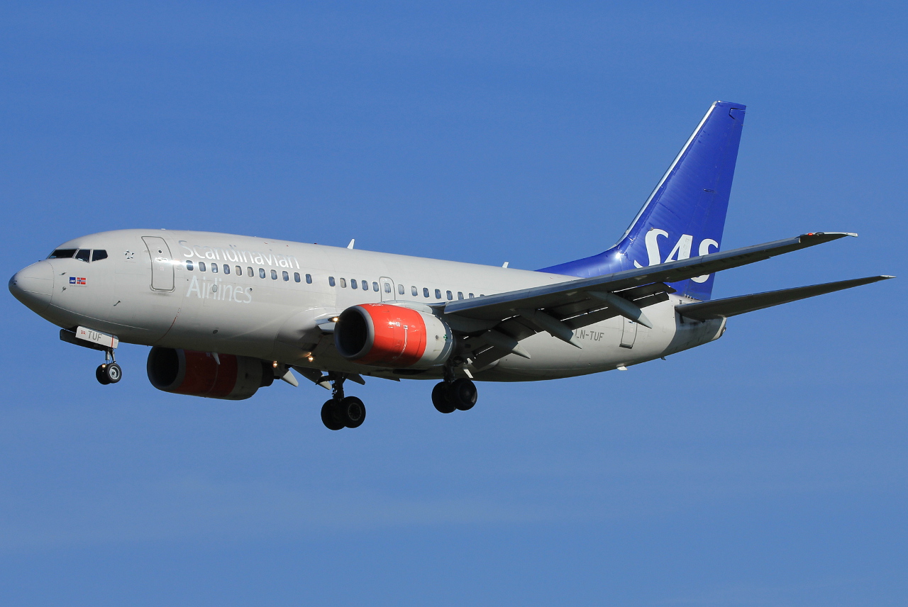 LN-TUF (28222) 1999 Boeing 737-705