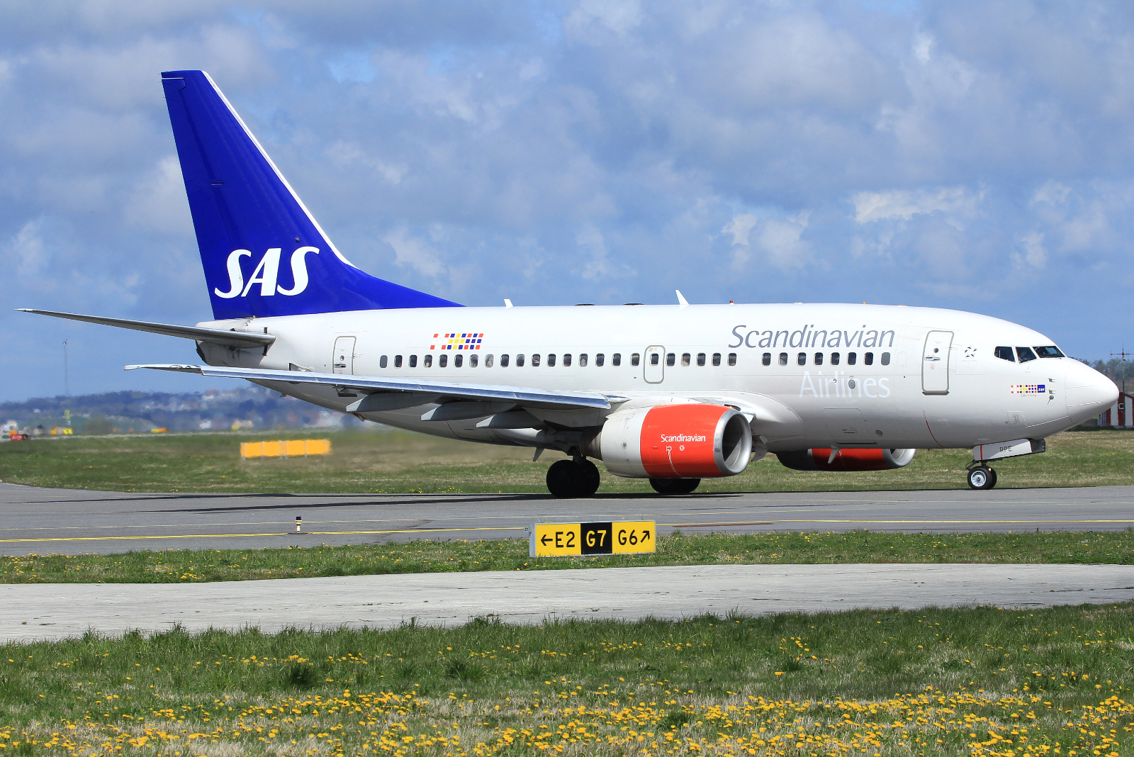 LN-RPE (28306) 1999 Boeing 737-683