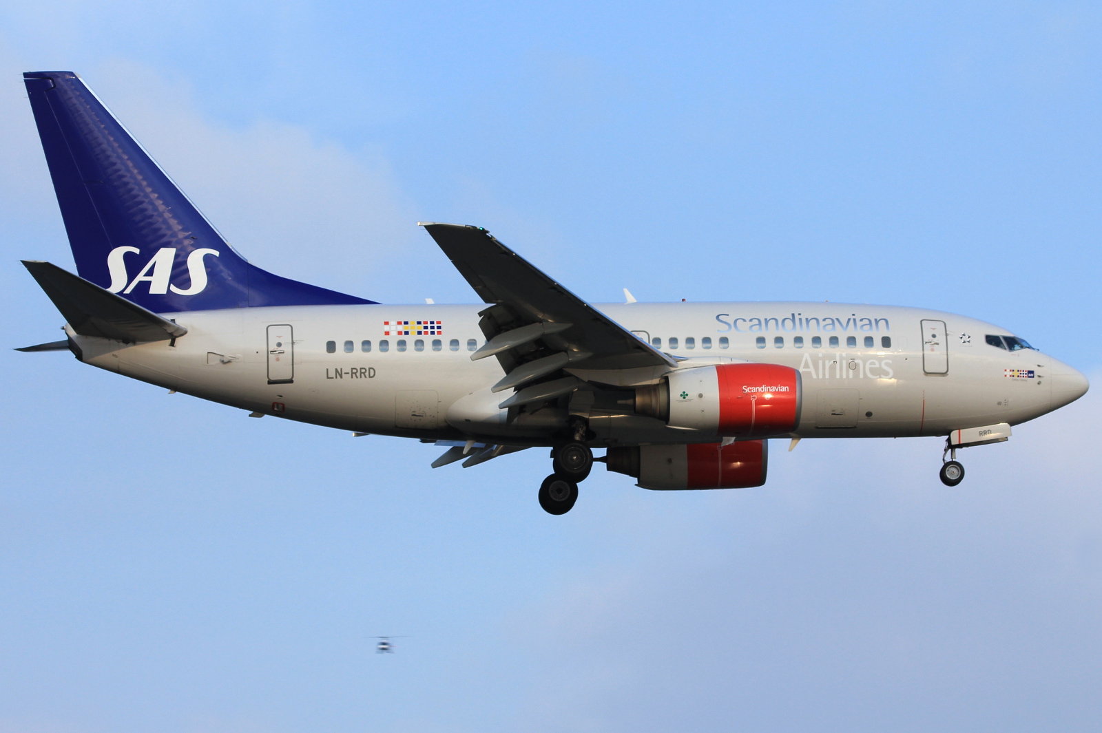 LN-RRD (28301) 1999 Boeing 737-683