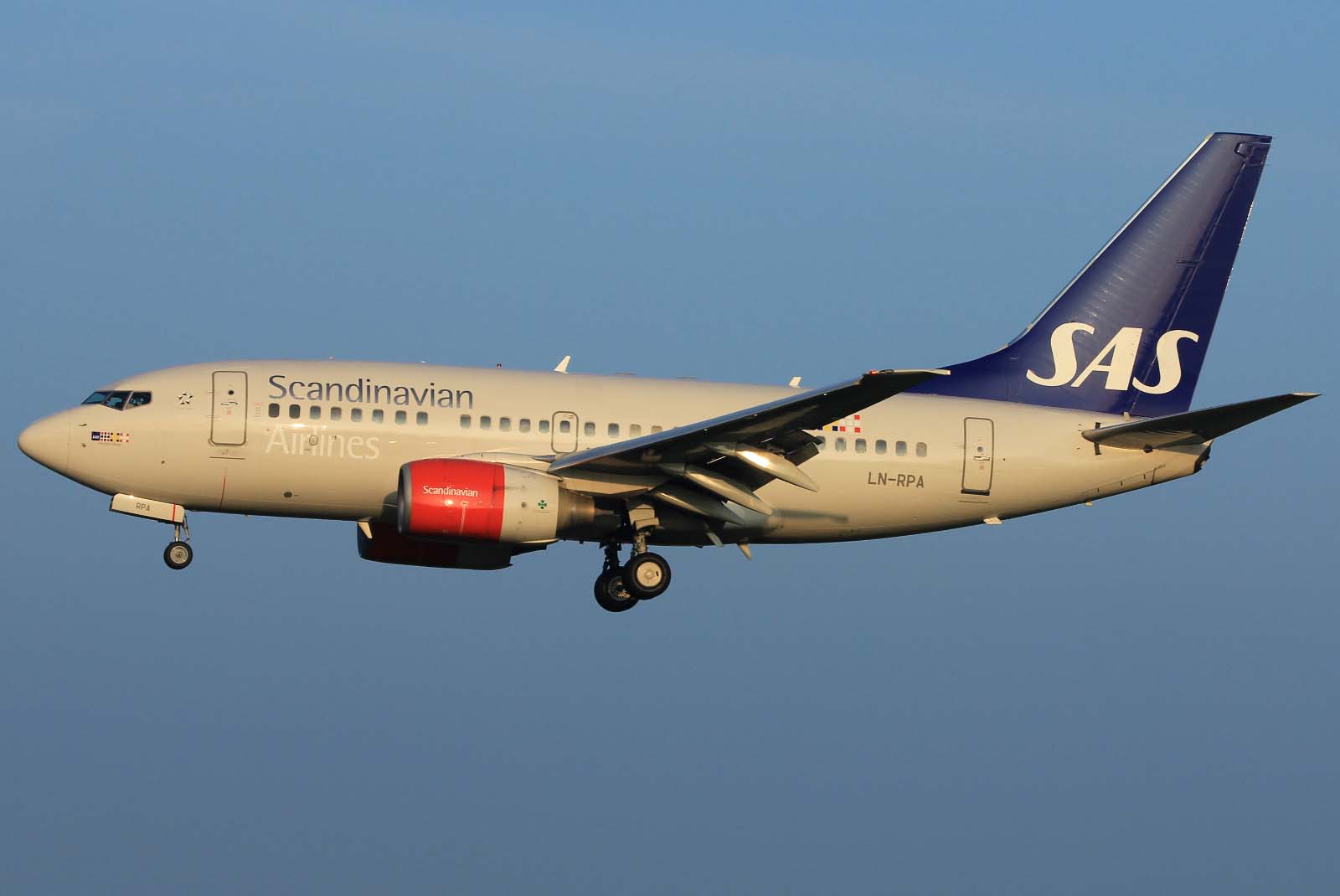 LN-RPA (cn 28290) Boeing 737-683