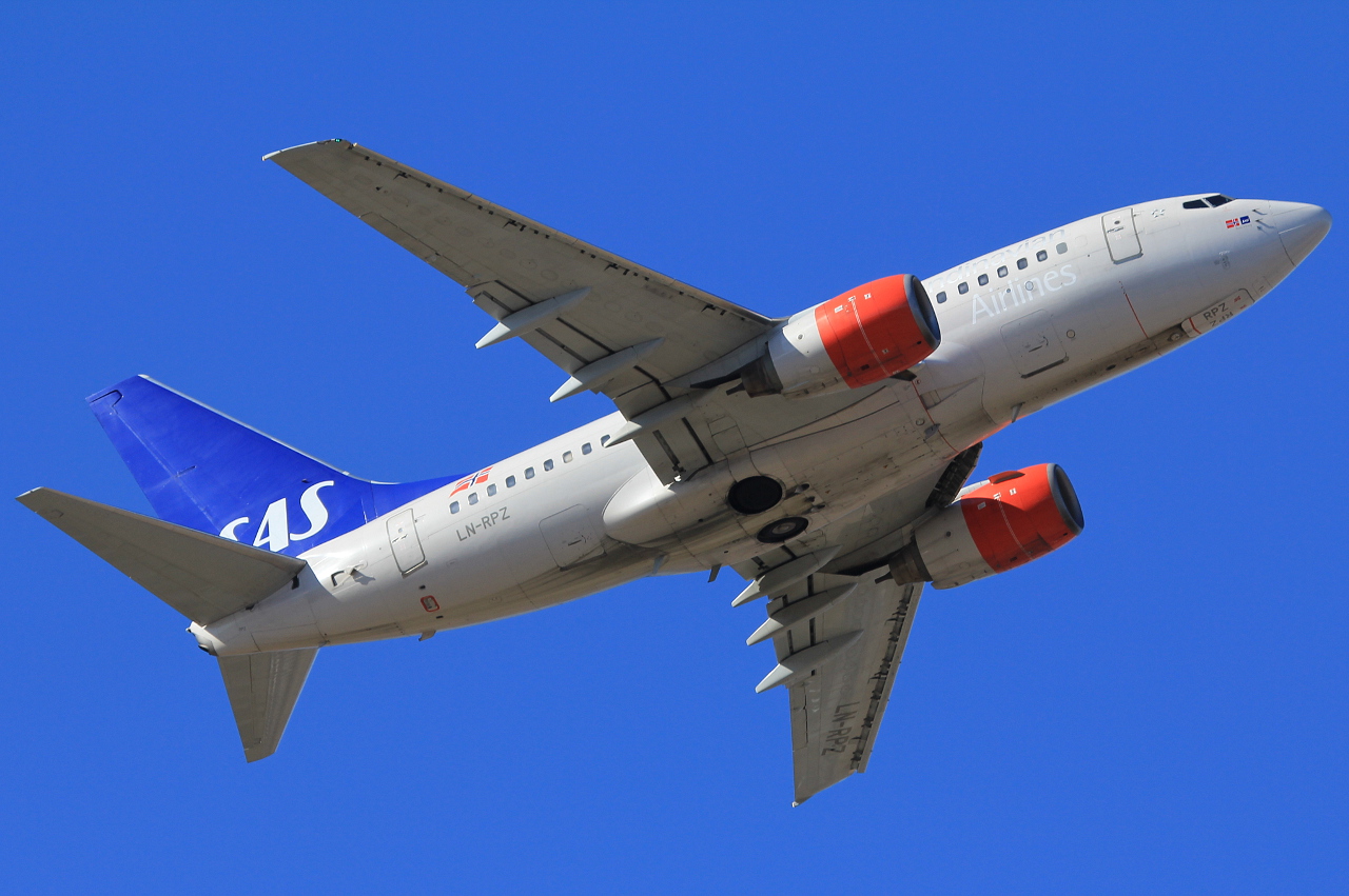 LN-RPZ (28293) 1998 Boeing 737-683