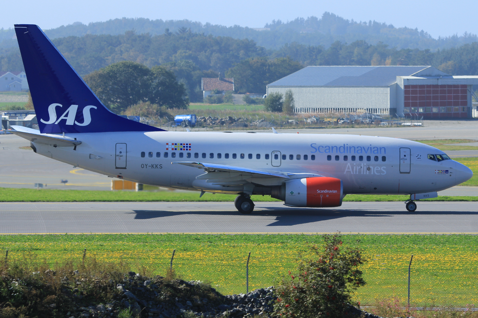 OY-KKS (28322) 2000 Boeing 737-683