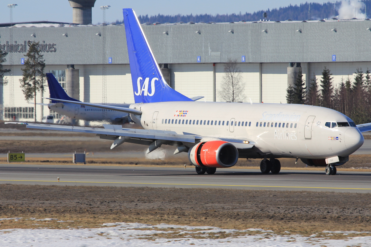 LN-RNN (28315) 2000 Boeing 737-783