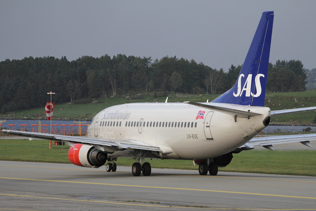 LN-BUE (27627) 1996 Boeing 737-505