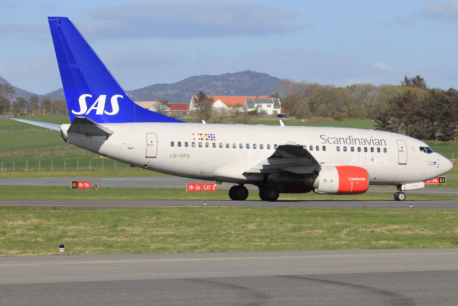 LN-RPA (cn 28290) Boeing 737-683