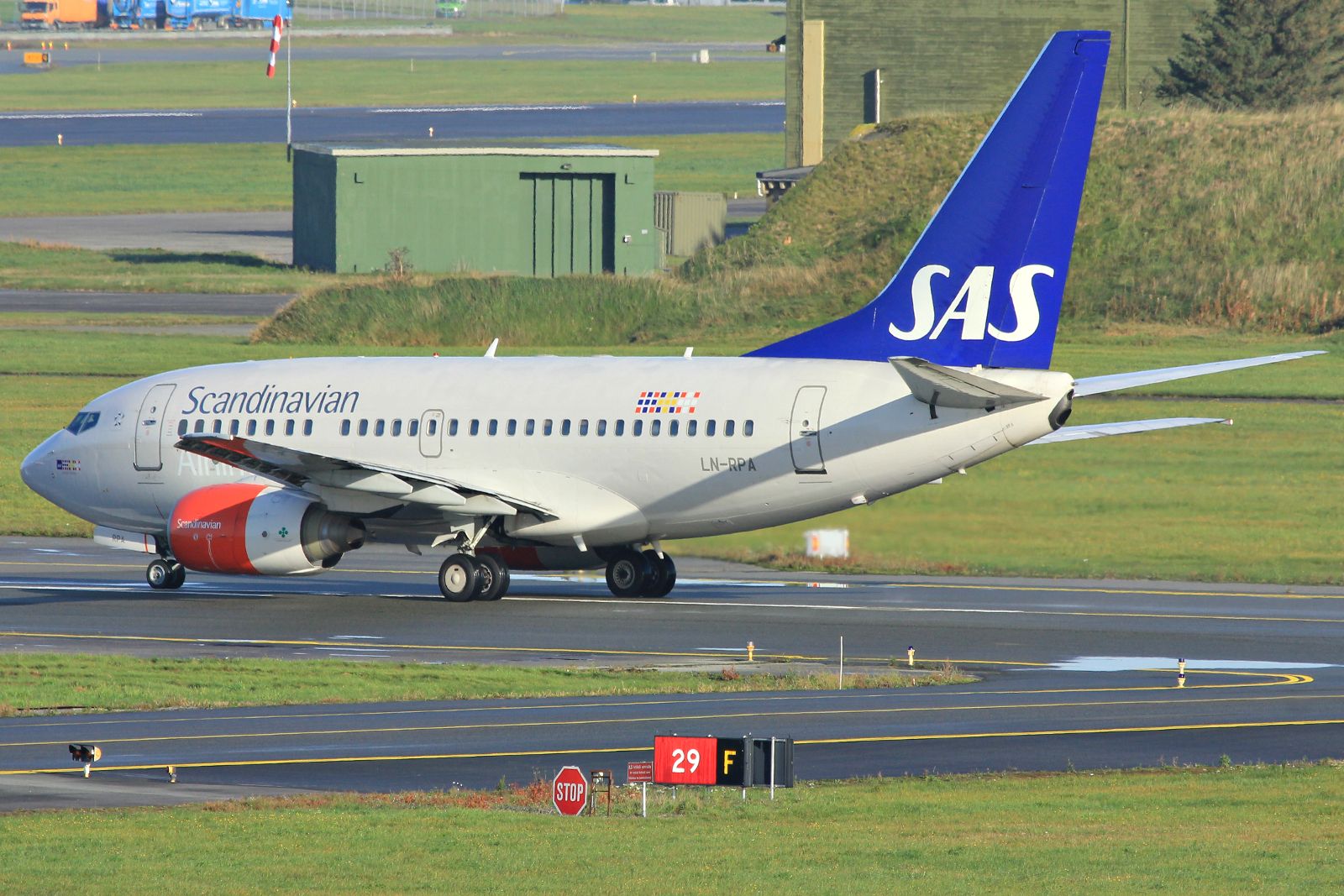 LN-RPA (cn 28290) Boeing 737-683
