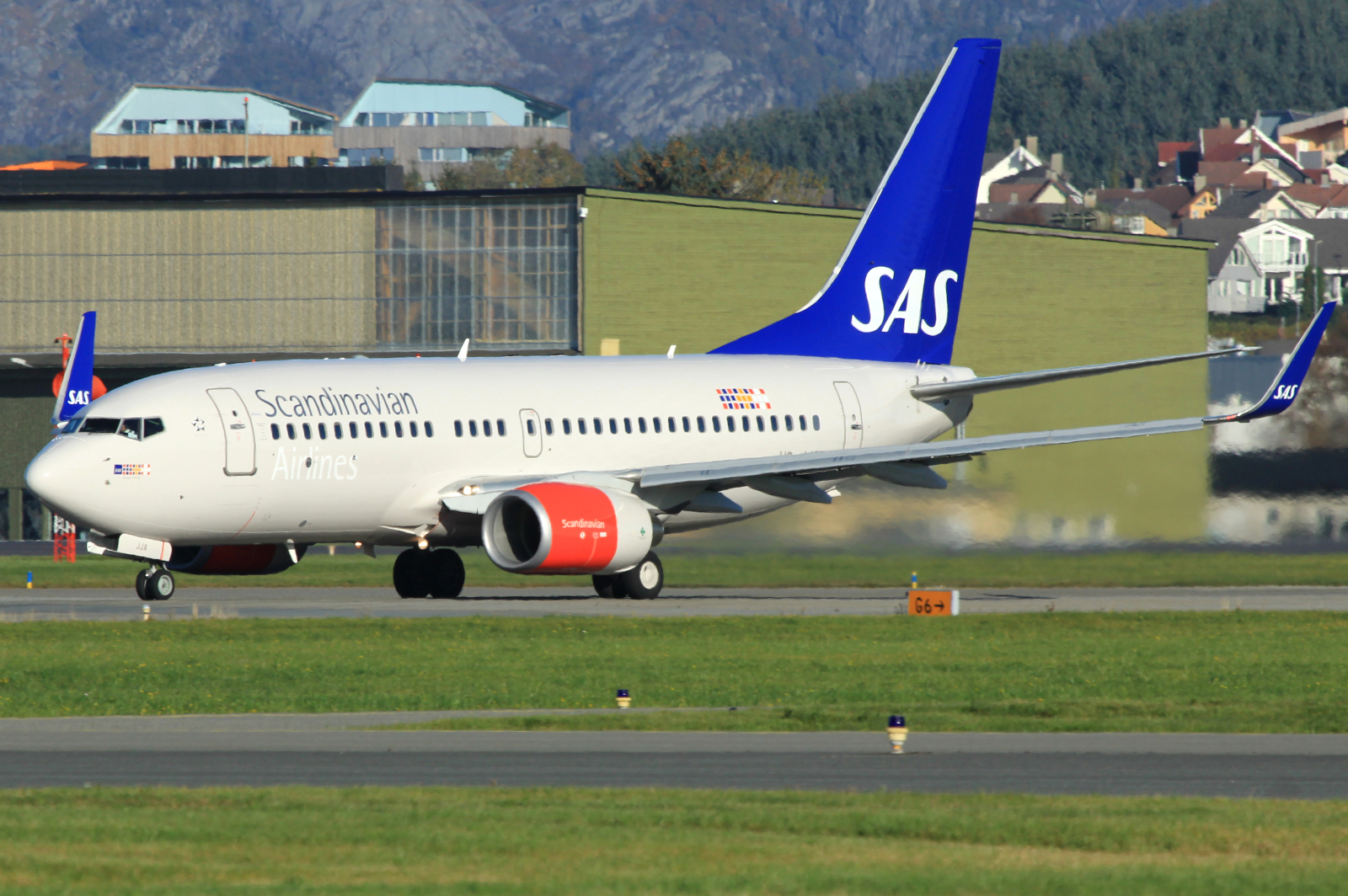 HB-JJA (34303) 2005 Boeing 737-7AK BBJ