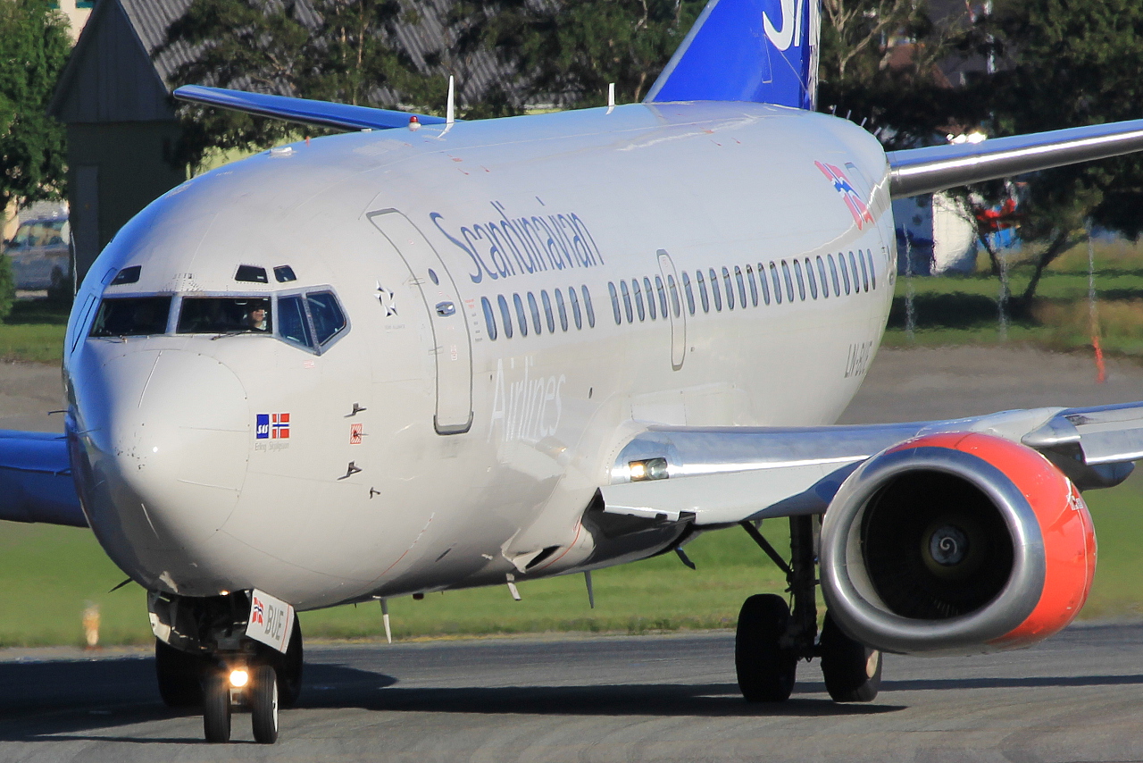 LN-BUE (27627) 1996 Boeing 737-505