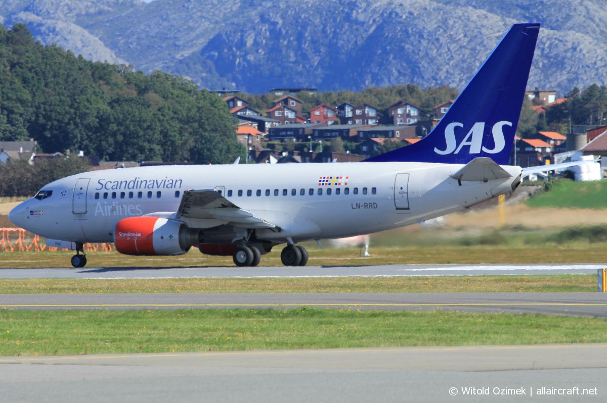 LN-RRD (28301) 1999 Boeing 737-683