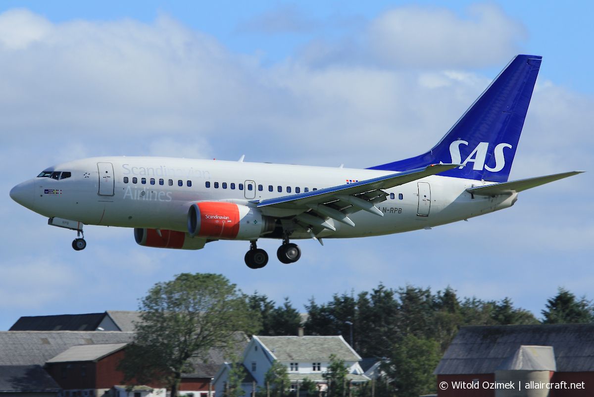 LN-RPB (28294) 1998 Boeing 737-683