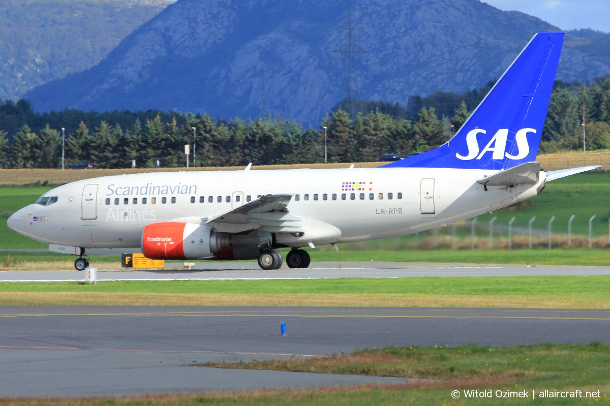 LN-RPB (28294) 1998 Boeing 737-683