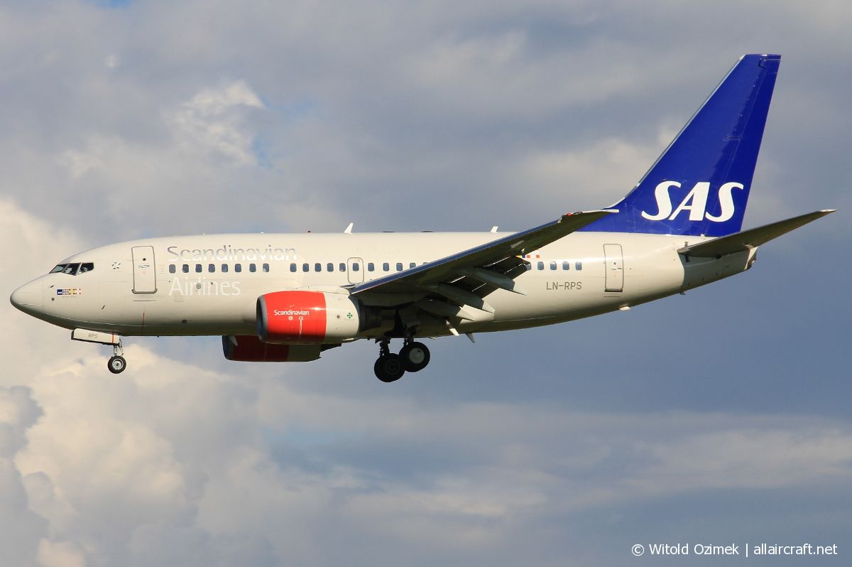 LN-RPS (28298) 1999 Boeing 737-683