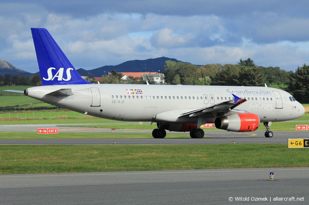 SE-RJF (1383) 2000 Airbus A320-232