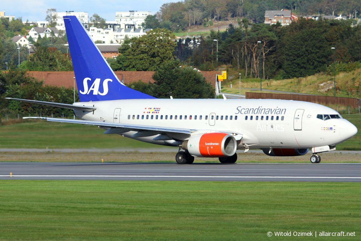 OY-KKS (28322) 2000 Boeing 737-683