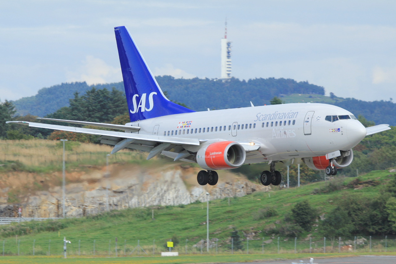 LN-RPF (28307) 1999 Boeing 737-683