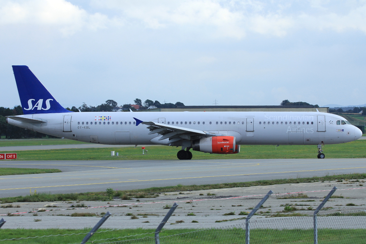 OY-KBL (1619) 2001 Airbus A321-232