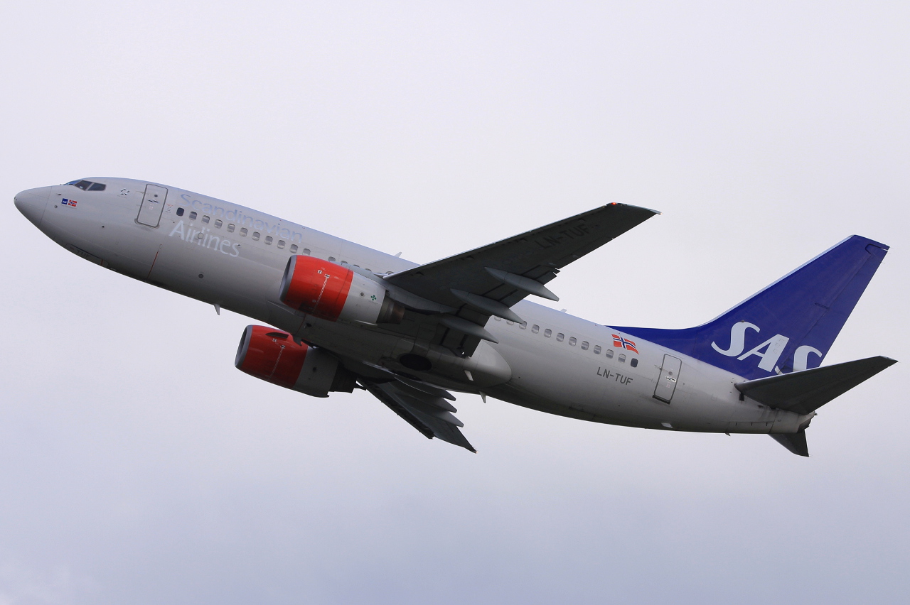 LN-TUF (28222) 1999 Boeing 737-705