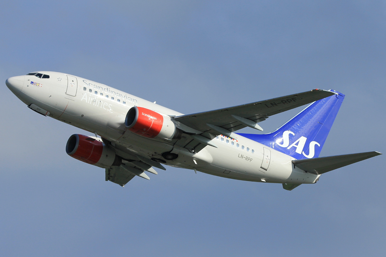 LN-RPF (28307) 1999 Boeing 737-683