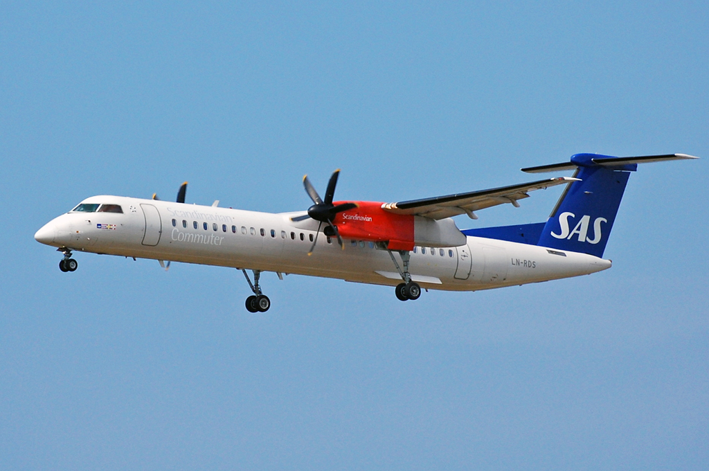 LN-RDS (4035) 2000 Bombardier Dash 8-Q402