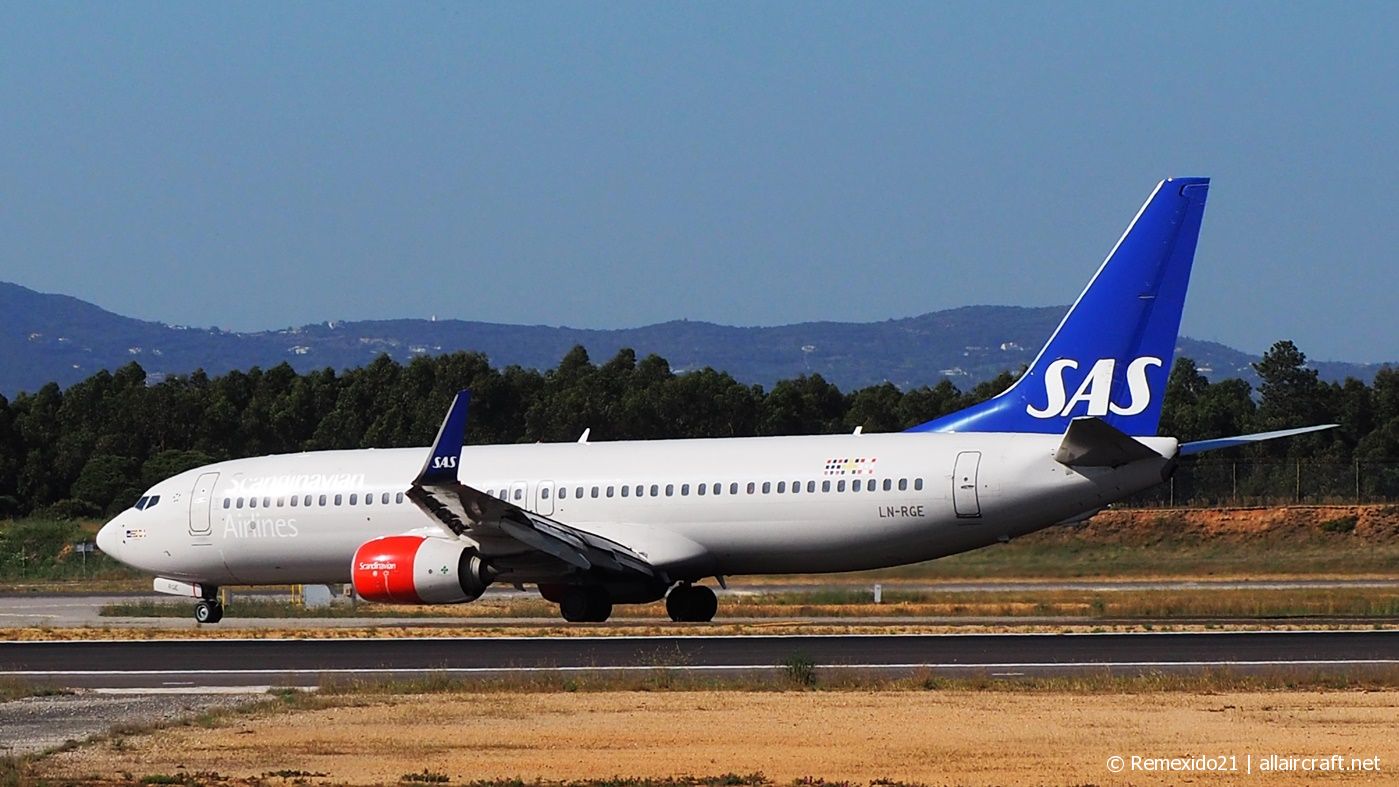 LN-RGE (38037) 2013 Boeing 737-86N