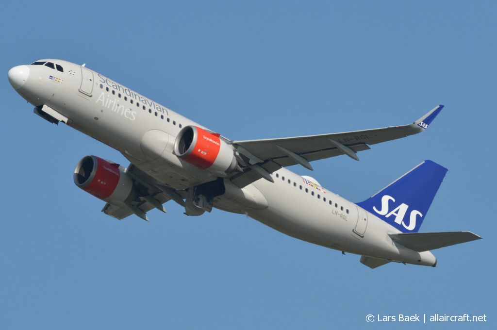 LN-RGL (729) 2016 Airbus A320-251N