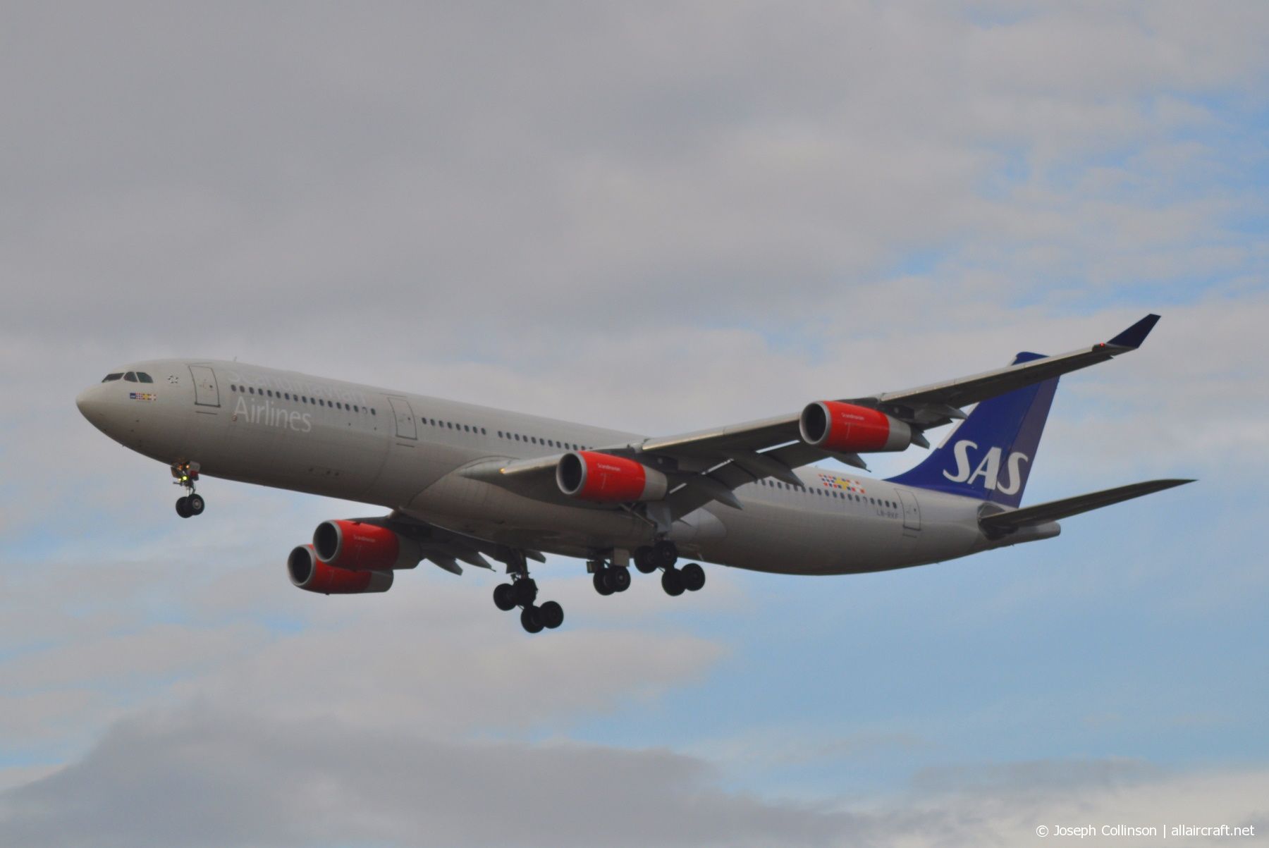 LN-RKF (413) 2001 Airbus A340-313
