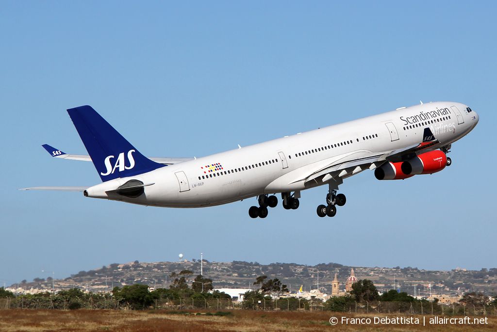 LN-RKP (167) 1997 Airbus A340-313
