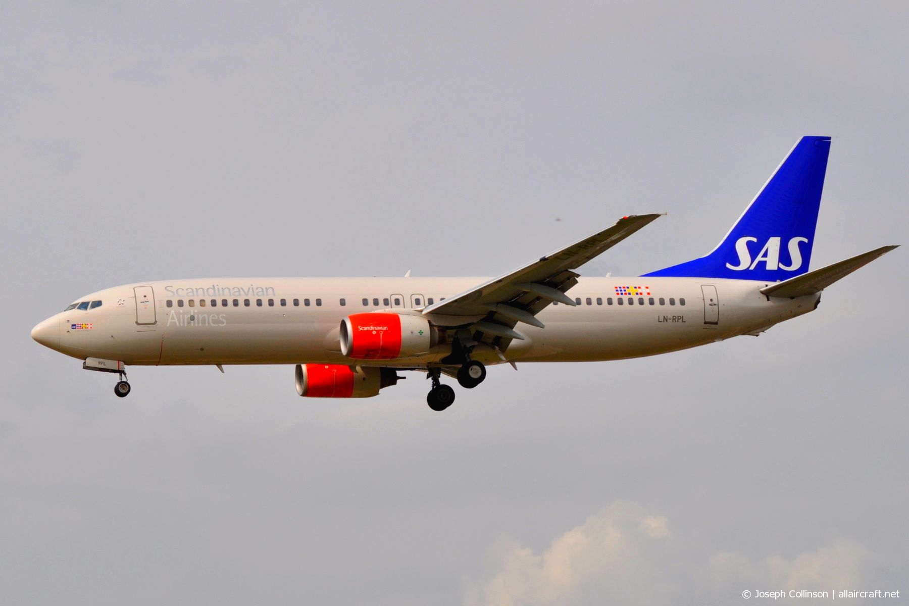 LN-RPL (30469) 2000 Boeing 737-883
