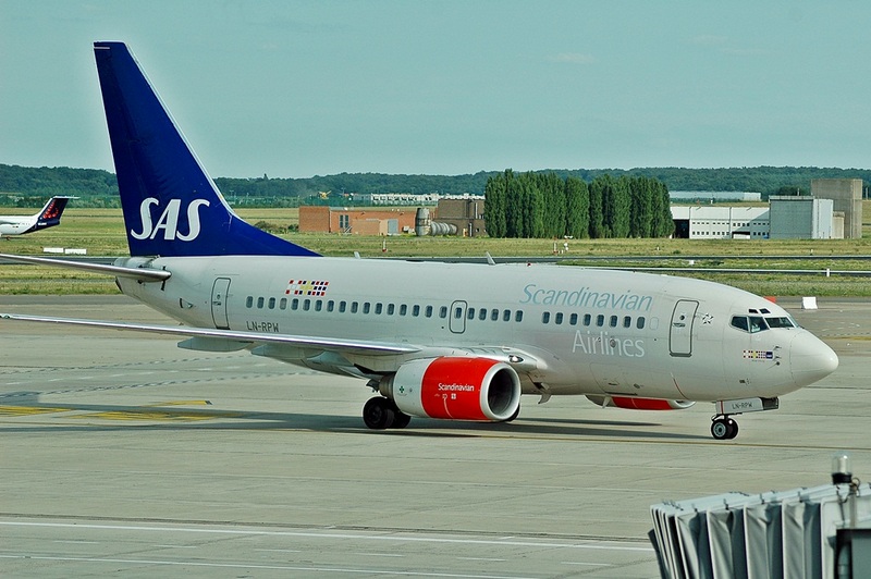 LN-RPW (28289) 1998 Boeing 737-683