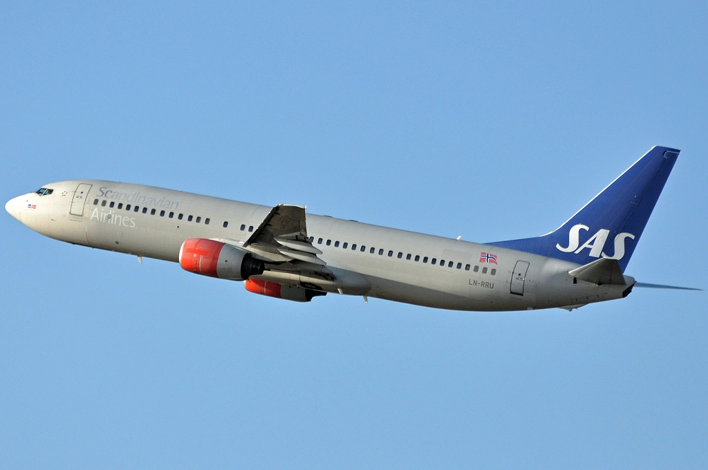 LN-RRU (28327) 2002 Boeing 737-883