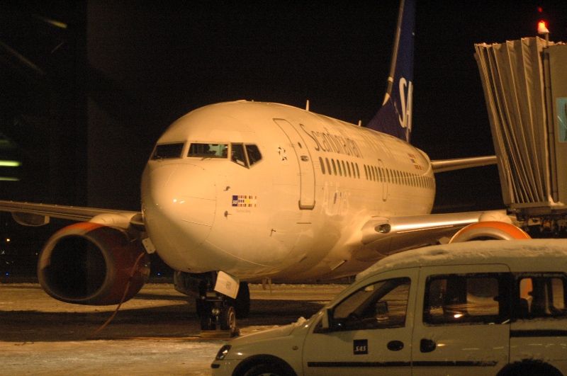 LN-RRX (28296) 1998 Boeing 737-683