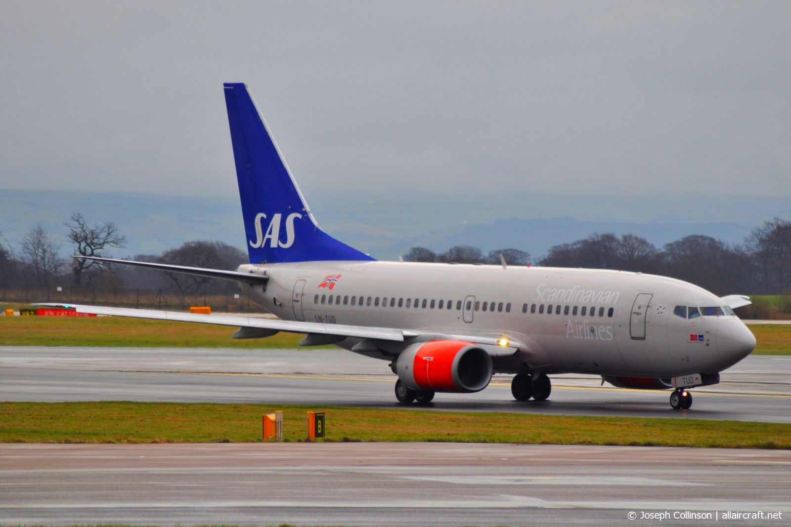LN-TUD (28217) 1998 Boeing 737-705