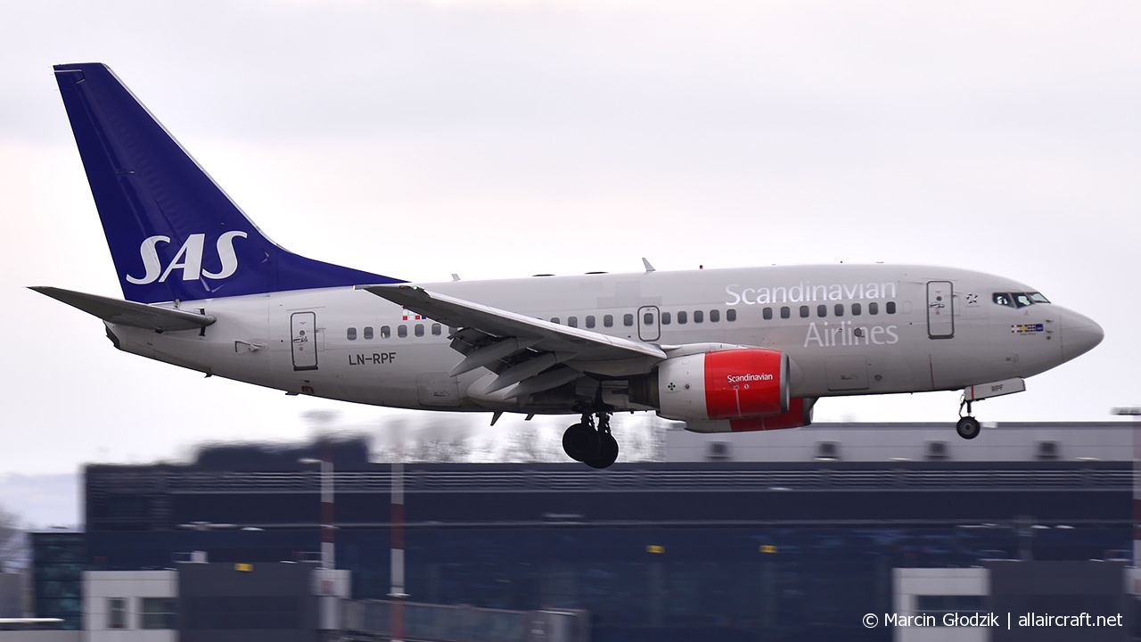 LN-RPF (28307) 1999 Boeing 737-683