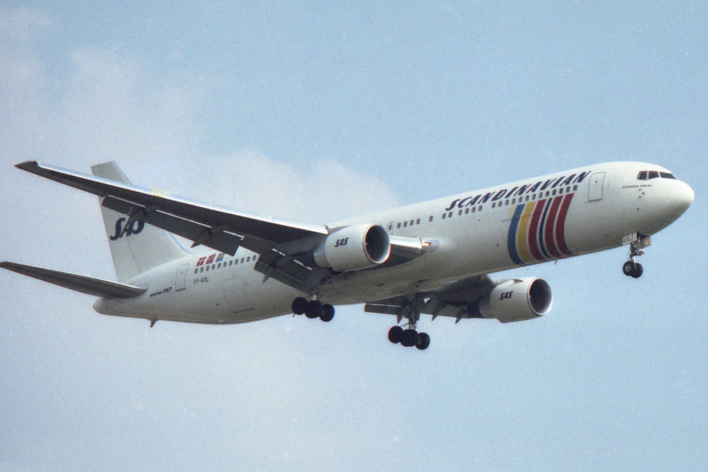 OY-KDL (337) 1990 Boeing 767-383(ER)