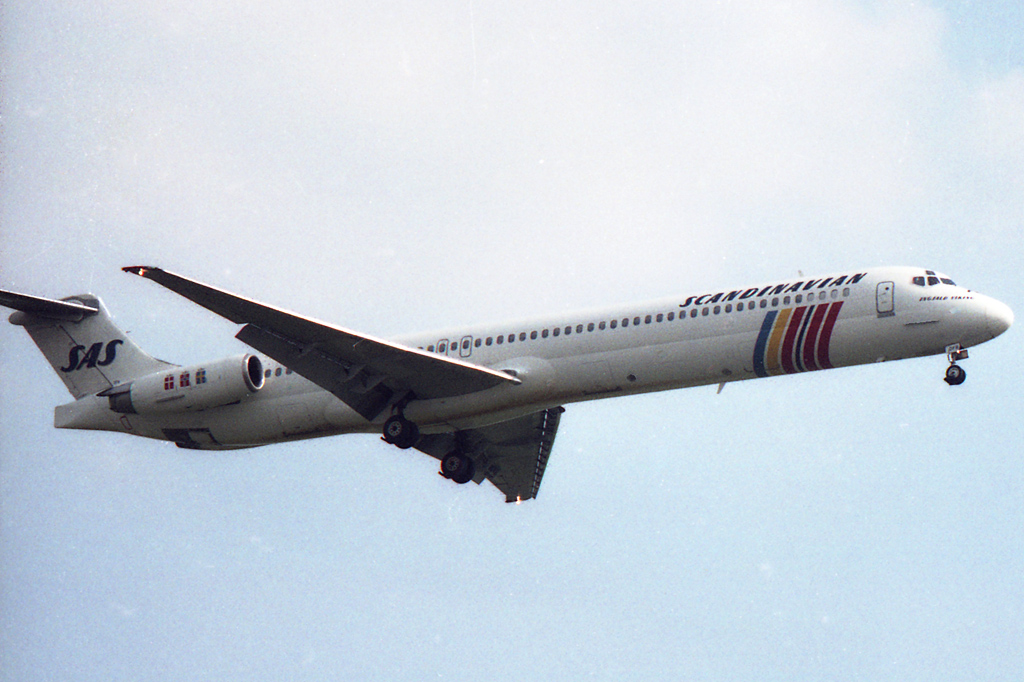 SE-DFR (49422) 1986 McDonnell Douglas MD-8