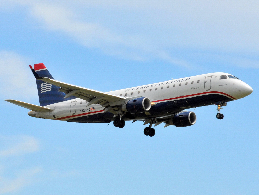 N125HQ (17000202) Embraer 170-200LR