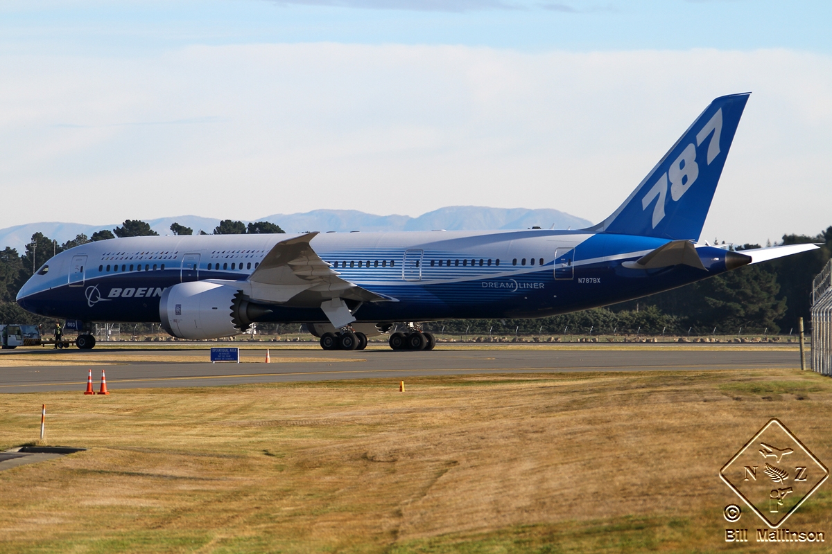 N787BX (40693) 2010 Boeing 787-8 Dreamliner