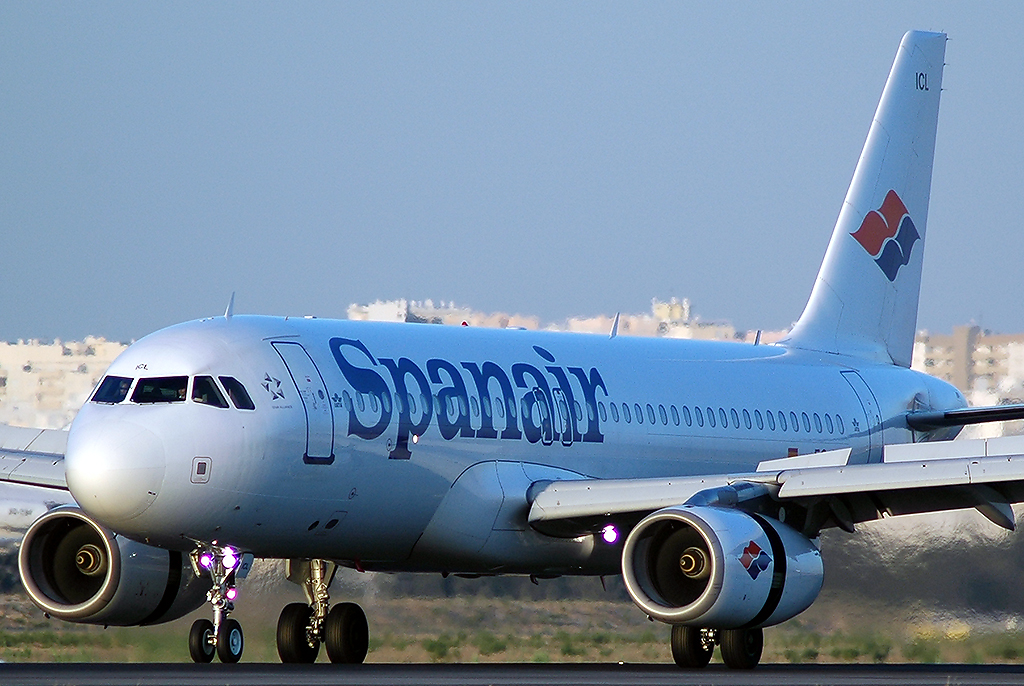 EC-ICL (cn 01682) Airbus A320-232