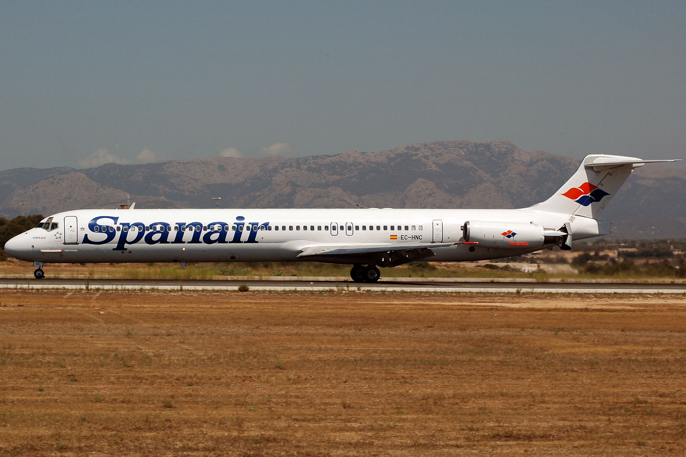 EC-HNC (49620) 1988 McDonnell Douglas MD-83