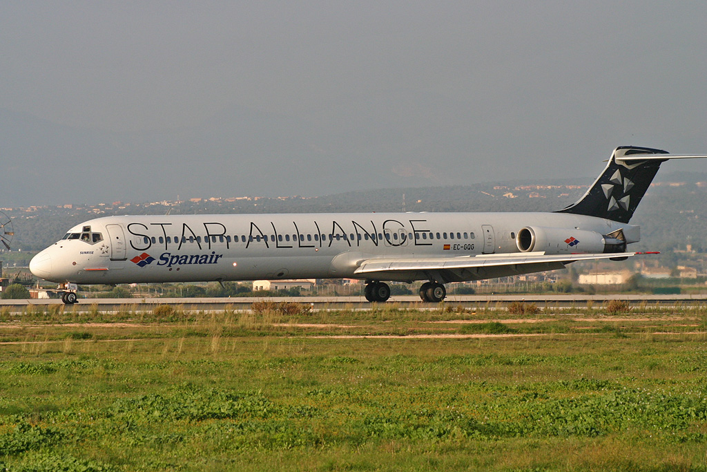 EC-GQG (cn 49577) McDonnell Douglas MD-83