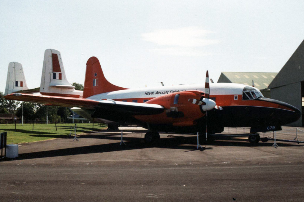 WL679 1953 Vickers 668 Varsity T1