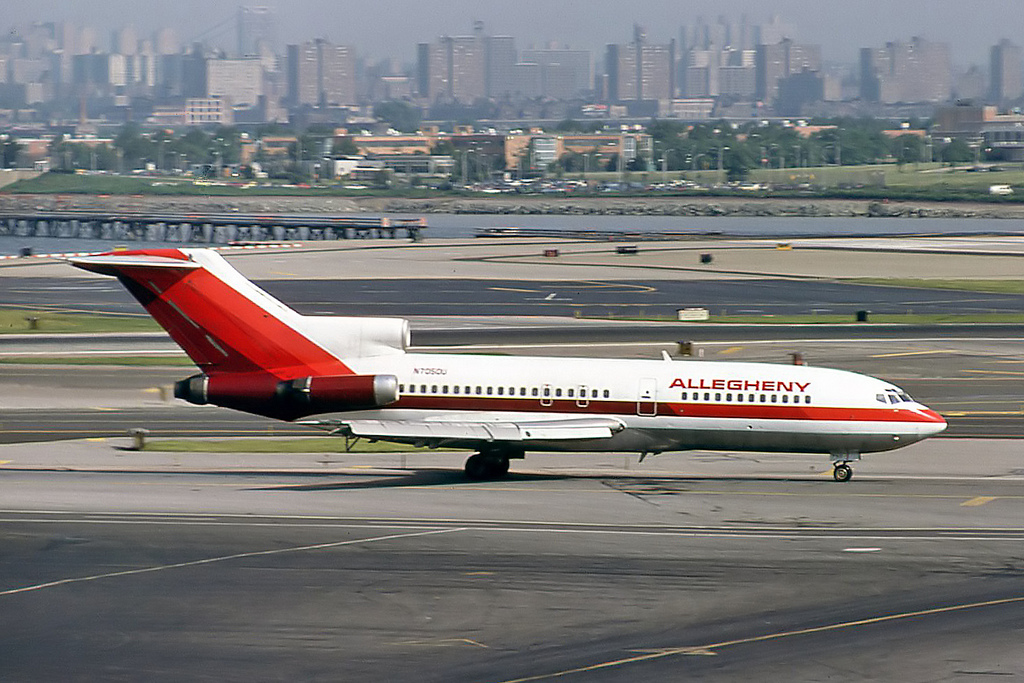 N7050U (cn 18857) Boeing 727-22
