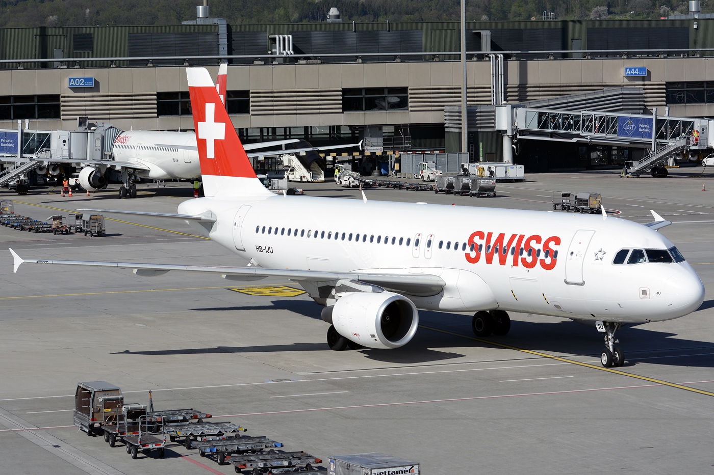 HB-IJU (1951) 2003 Airbus A320-214