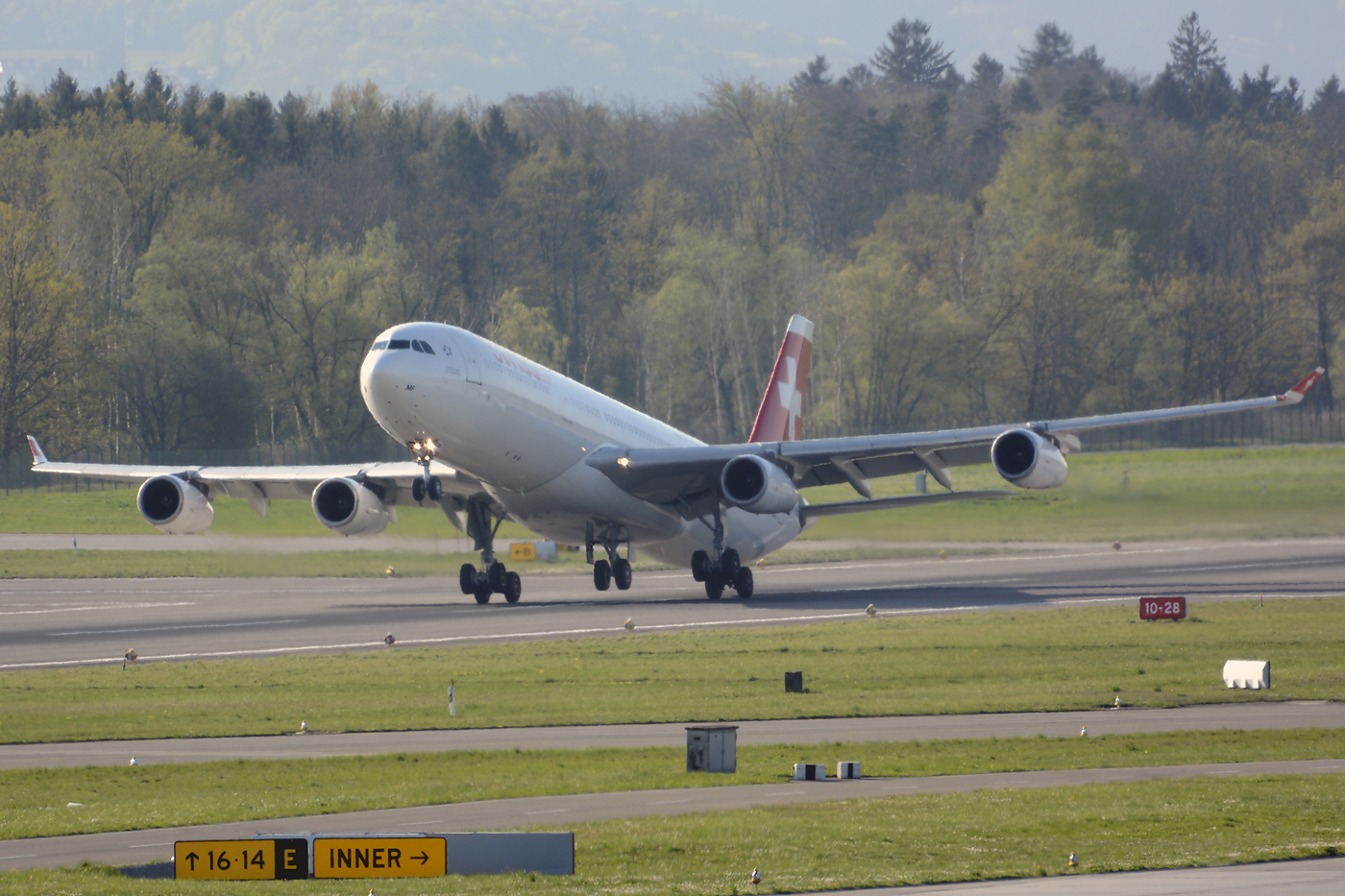 HB-JMF (561) 2003 Airbus A340-313