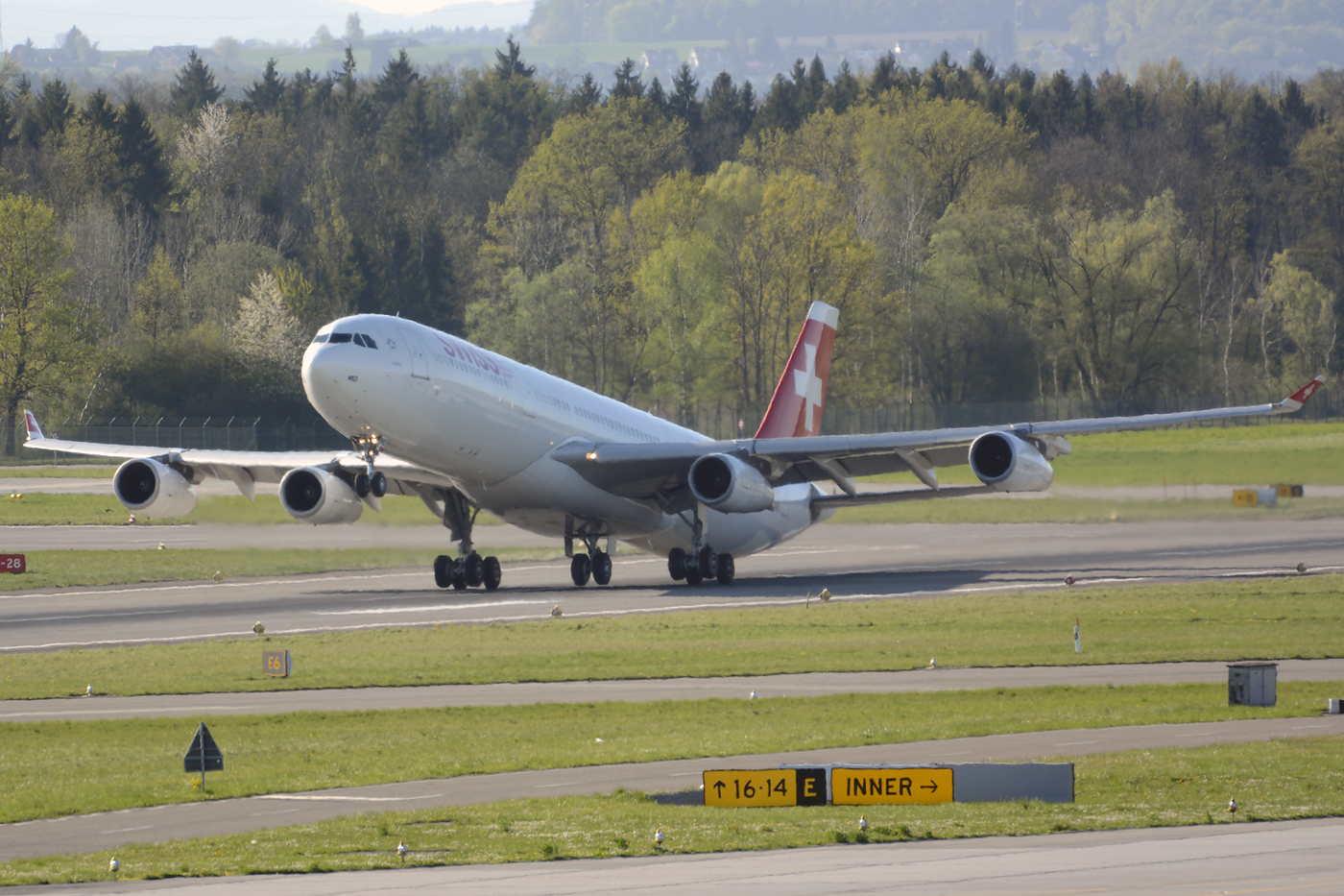 HB-JMD, (cn 556), Airbus A340-313