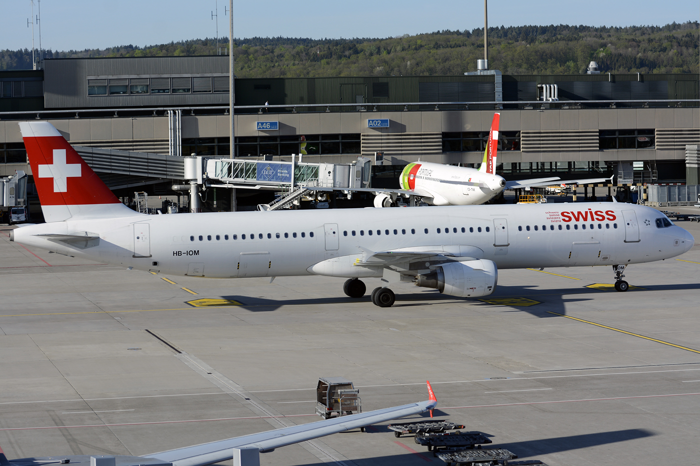 HB-IOM (4534) 2010 Airbus A321-212