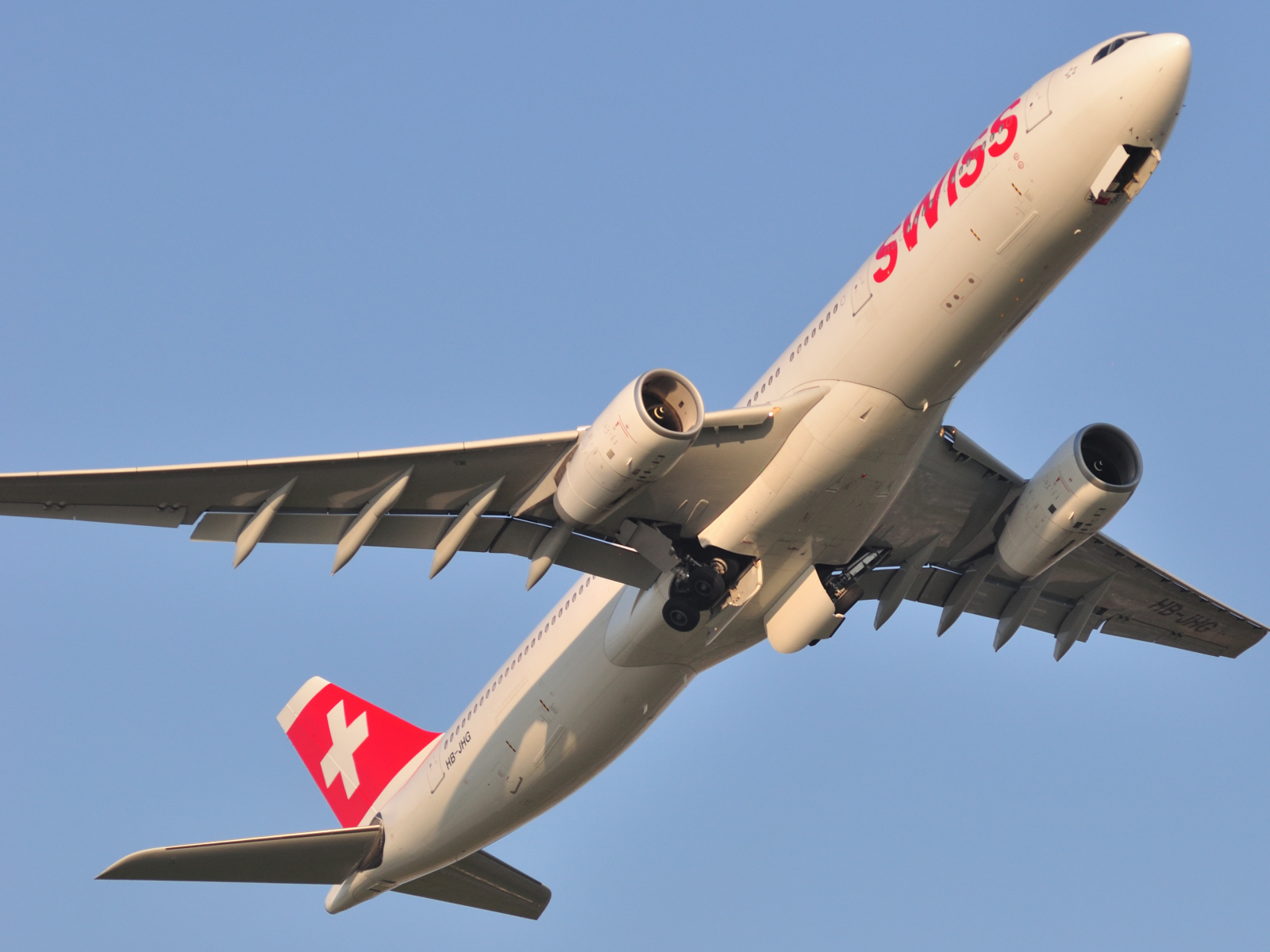 HB-JHG (1101) 2010 Airbus A330-343